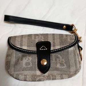 🔥 SALE Dooney & Bourke Wristlet